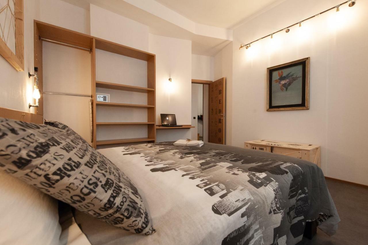 2nd Floor - 5 Terre Apartment *